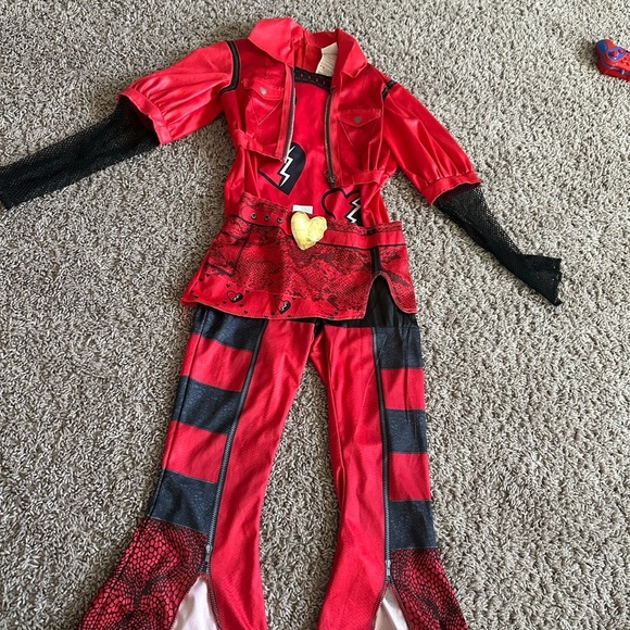 Preloved disguise girls Descendants Red Costume. - Picture 6 of 6